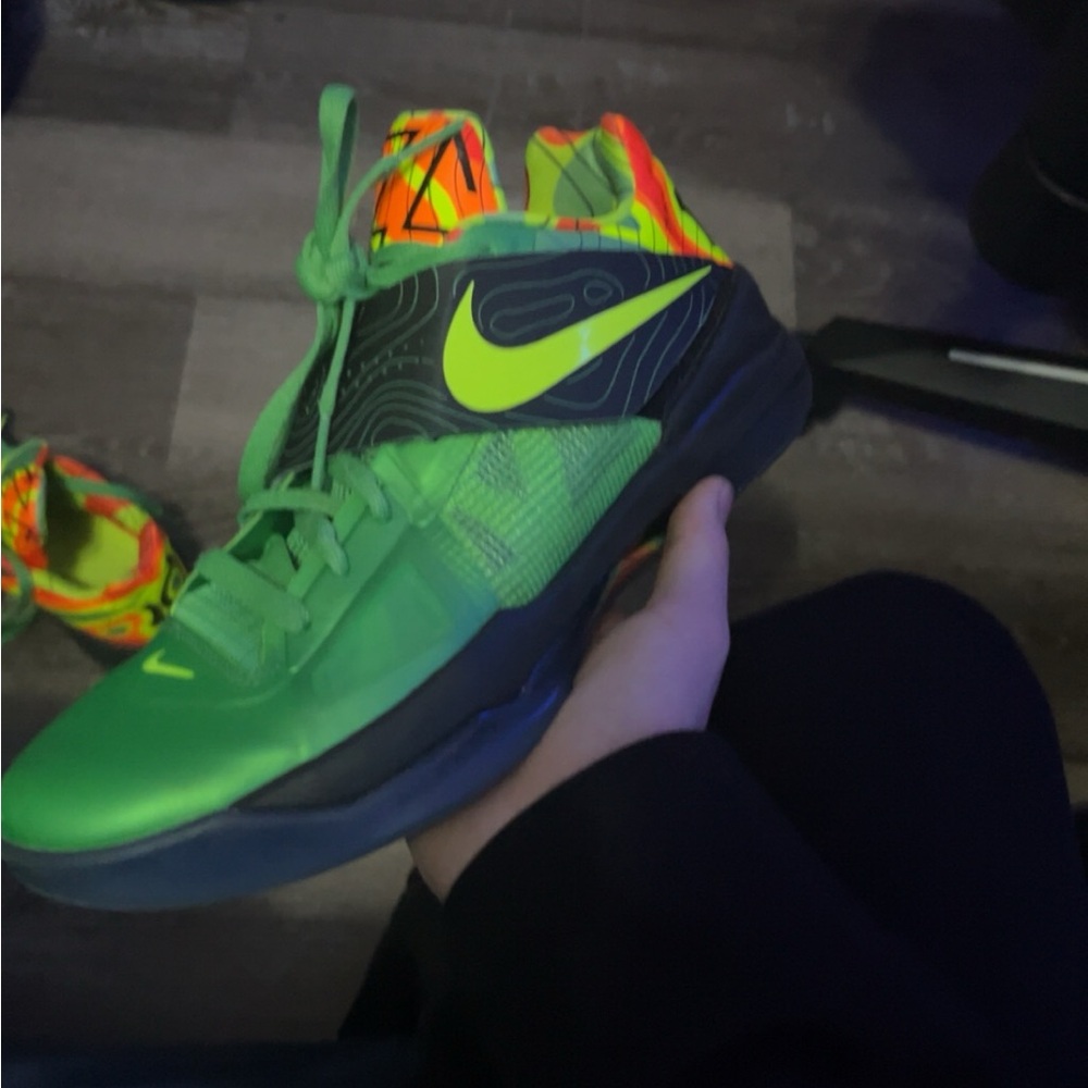 KD 4 weatherman size 8.5